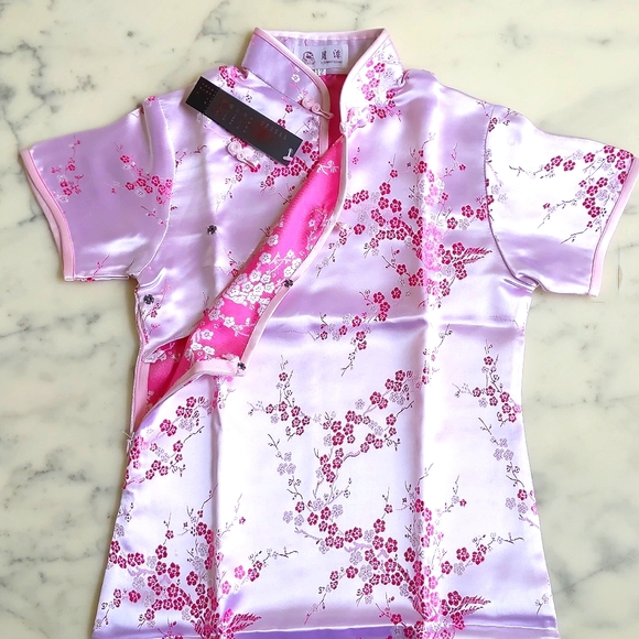 NWT. Rayon Blended Satin Floral Embroidery Short Sleeve Chinese Gown. - Picture 5 of 7